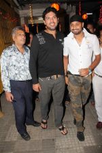 Yuvraj Singh, Harbhajan Singh at Son of Sardaar special screening in Ketnav, Mumbai on 11th Nov 2012 (71).JPG